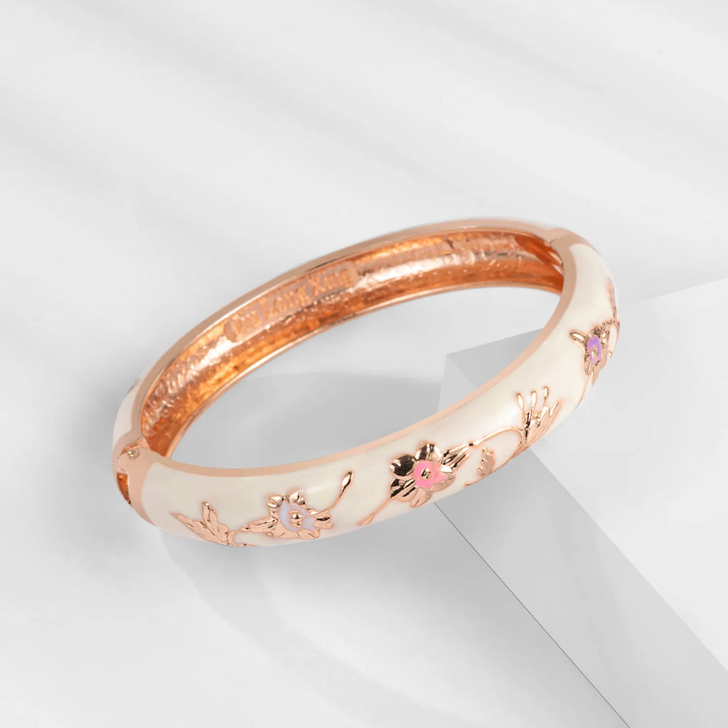Bracelet manchette émaillé doré – Élégance florale